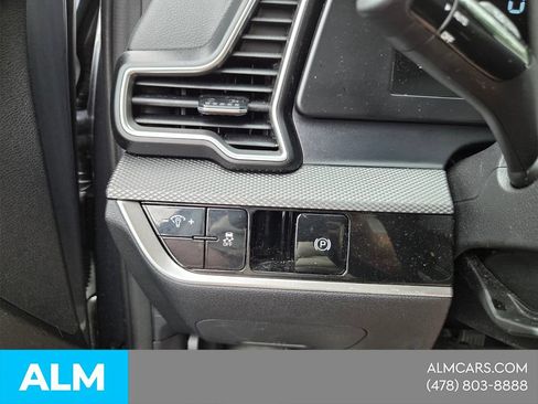 Used 2025 Kia Sportage LX FWD image 26