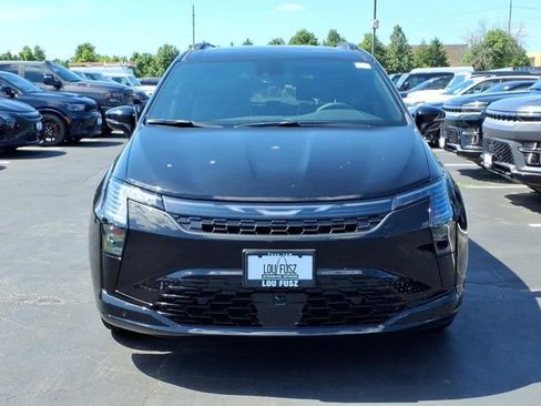 New 2027 Chrysler Pacifica Limited FWD image 25