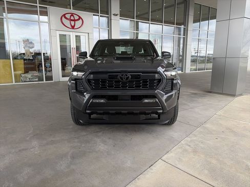 Certified 2025 Toyota Tacoma TRD Sport AWD/4WD image 2