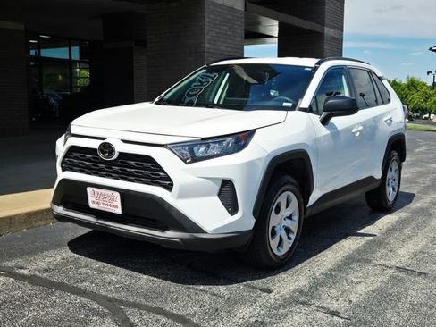 Used 2021 Toyota RAV4 LE AWD/4WD image 3