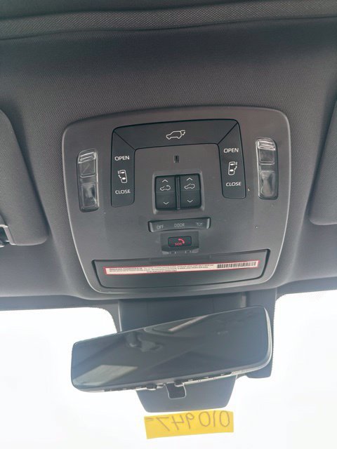 Used 2021 Toyota Sienna Platinum AWD/4WD image 25