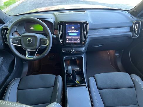 Certified 2023 Volvo XC40 Recharge Ultimate AWD/4WD image 25