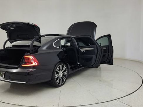 Used 2023 Volvo S90 B6 Plus AWD/4WD image 19