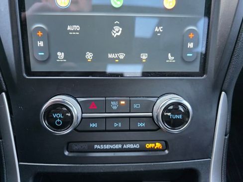 Used 2024 Ford Edge ST-Line image 19