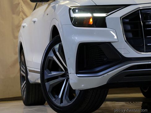 Used 2022 Audi Q8 Premium Plus image 4