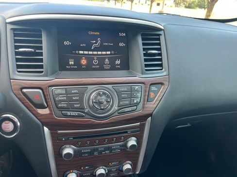 Used 2020 Nissan Pathfinder Platinum FWD image 8