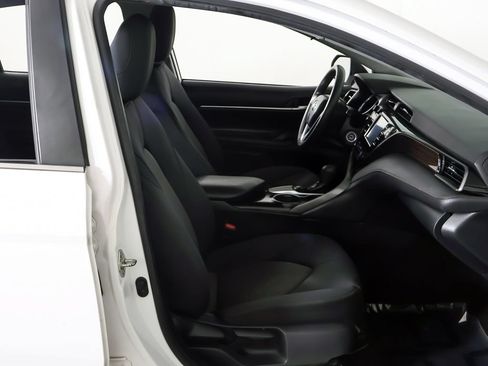 Used 2019 Toyota Camry LE FWD image 22