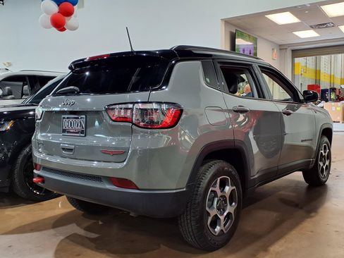 Used 2022 Jeep Compass Trailhawk AWD/4WD image 6
