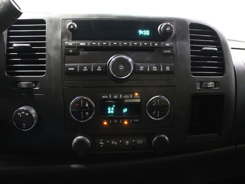 Used 2011 Chevrolet Silverado 2500 LT w/ Interior Plus Package image 14