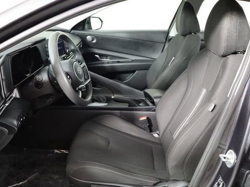 Used 2022 Hyundai Elantra SEL FWD image 14