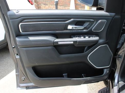 Used 2023 RAM 1500 Laramie AWD/4WD image 10