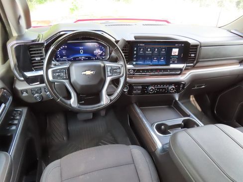Used 2025 Chevrolet Silverado 2500 LT w/ All Star Edition AWD/4WD image 4