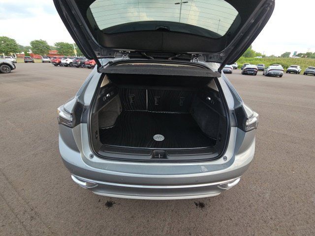 Used 2023 Buick Envision Avenir AWD/4WD image 37