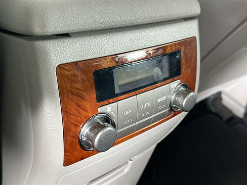 Used 2012 Toyota Highlander Limited w/ Tow Pkg image 27