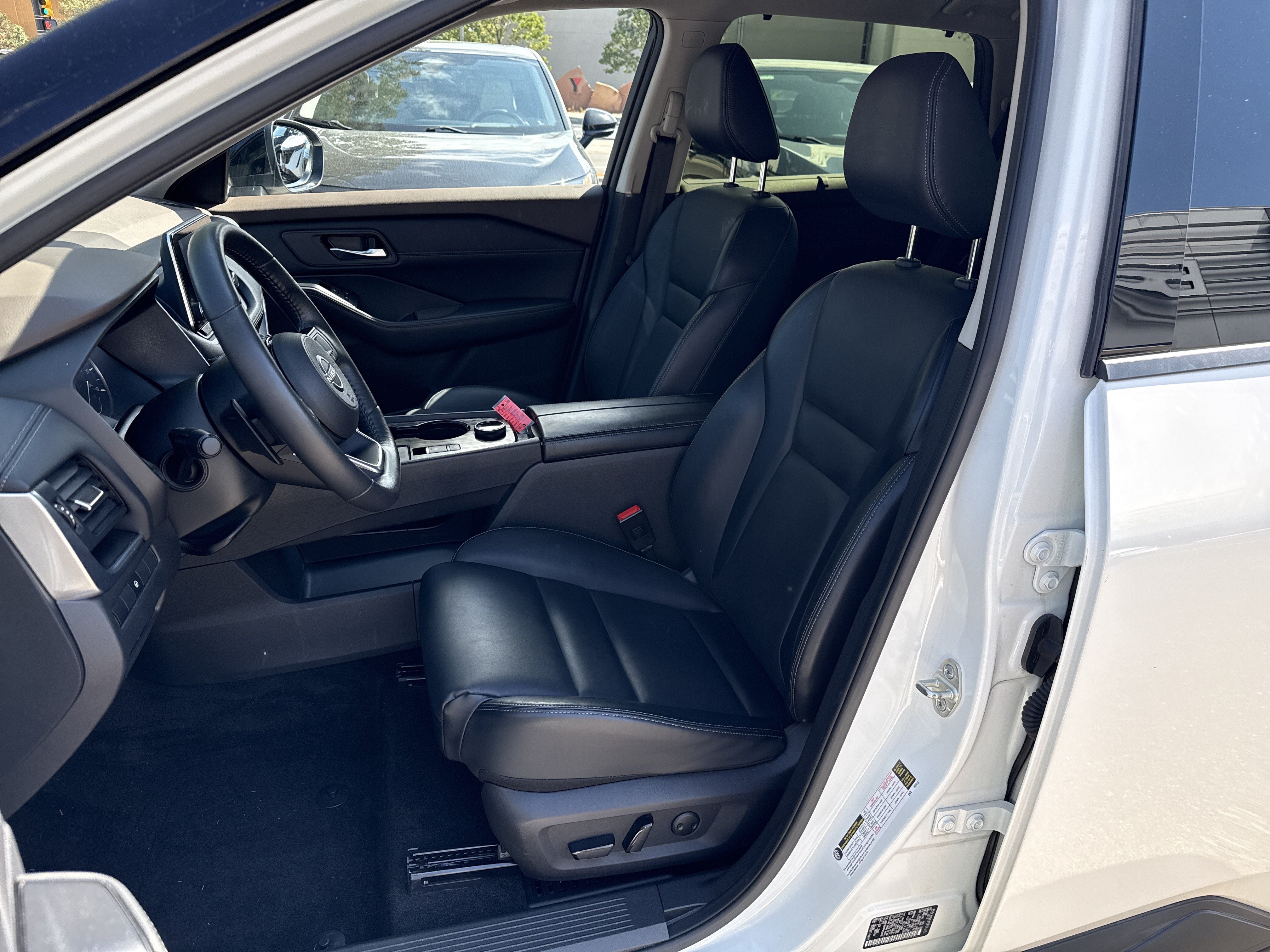 Certified 2023 Nissan Rogue SV w/ SV Premium B Package AWD/4WD image 16
