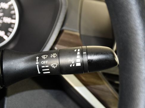 Used 2024 Nissan Altima 2.5 SV FWD image 23