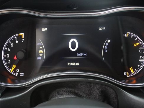 Used 2022 Jeep Grand Cherokee Laredo X image 15