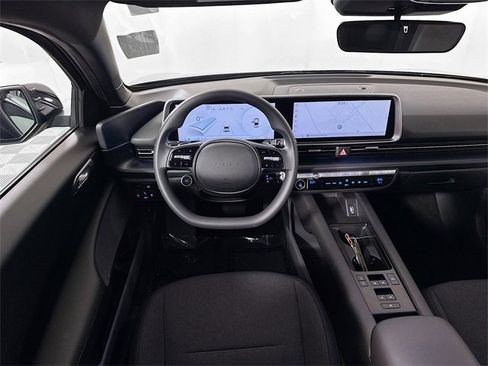Used 2025 Hyundai Ioniq 6 SE image 18