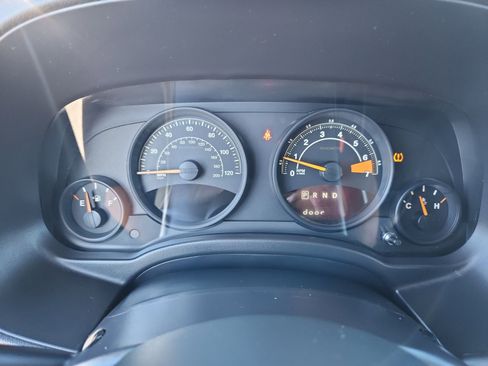 Used 2016 Jeep Patriot High Altitude image 10