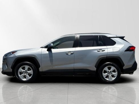 Used 2021 Toyota RAV4 XLE w/ Carpet Mat Package (TMS) AWD/4WD image 7