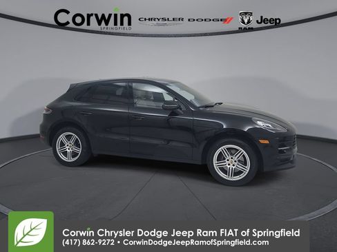 Used 2020 Porsche Macan AWD/4WD image 1