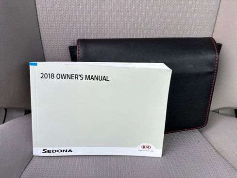 Used 2018 Kia Sedona L image 31