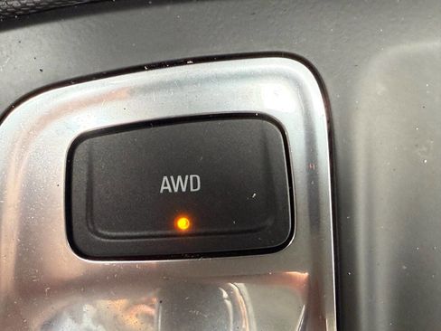 Used 2020 Chevrolet Equinox Premier image 14