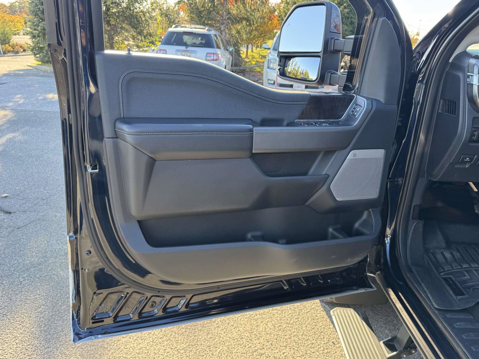 Used 2025 Ford F250 Lariat w/ Lariat Ultimate Package AWD/4WD image 23