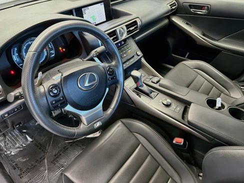 Used 2016 Lexus IS 200t w/ F Sport Package RWD image 7