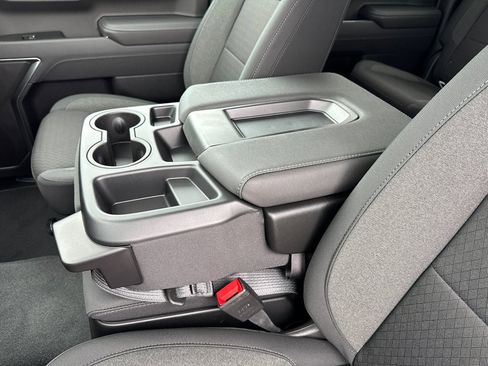 Used 2026 GMC Sierra 1500 SLE image 28