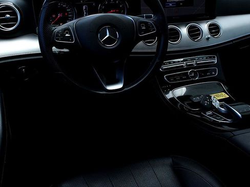 Used 2018 Mercedes-Benz E 300 image 16