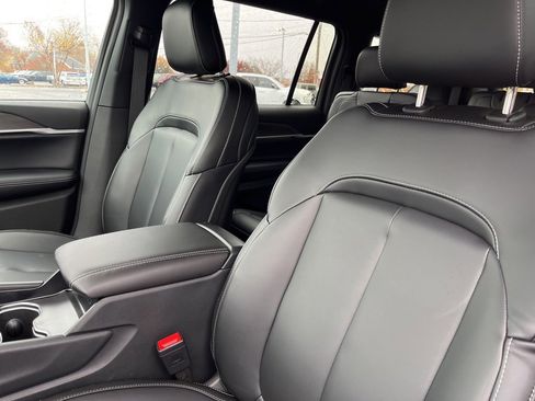 New 2025 Jeep Grand Cherokee L Limited w/ Black Appearance Package image 28