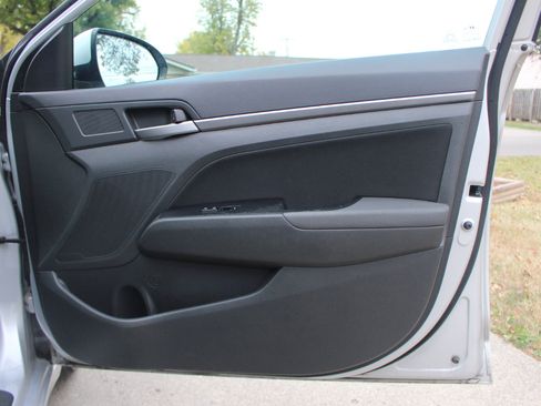 Used 2017 Hyundai Elantra Value Edition image 38