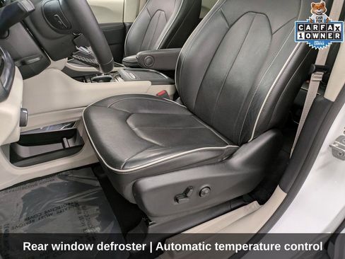 Used 2022 Chrysler Pacifica Limited image 14