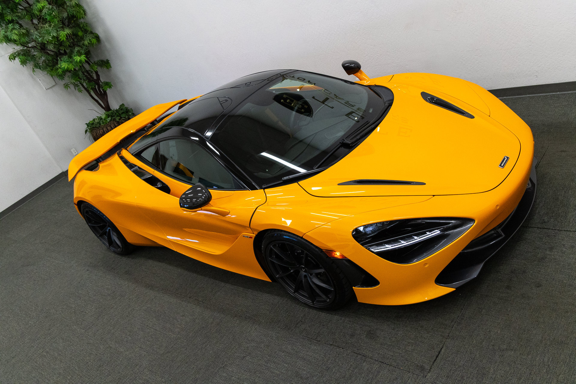 Used 2019 McLaren 720S Performance RWD image 22