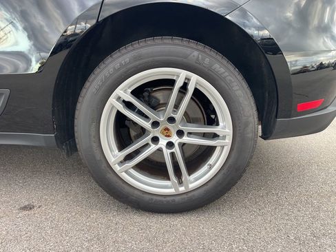 Certified 2025 Porsche Macan image 15