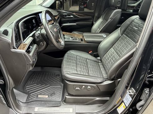 Used 2023 Cadillac Escalade ESV Sport Platinum w/ LPO, ONYX Package AWD/4WD image 16