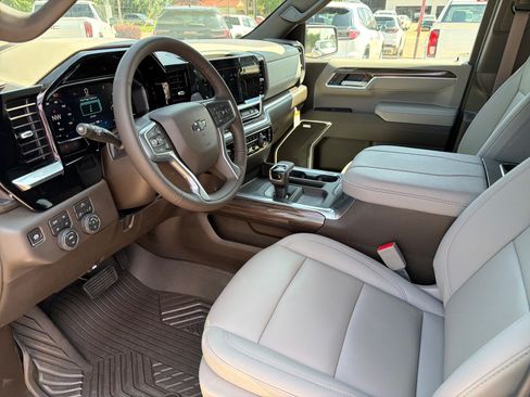 New 2026 Chevrolet Silverado 1500 RST AWD/4WD image 9