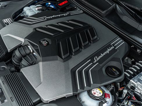 Used 2025 Lamborghini Urus SE image 51
