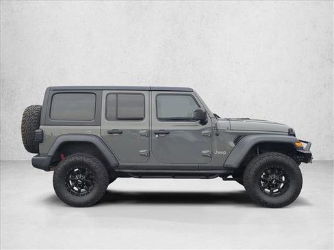 Used 2018 Jeep Wrangler Unlimited Sport image 4