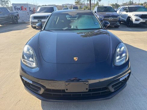 Used 2022 Porsche Panamera Platinum Edition image 2