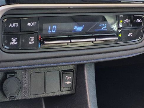 Used 2017 Toyota Corolla SE FWD image 14
