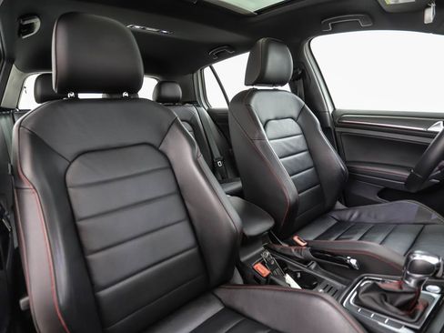 Used 2019 Volkswagen GTI SE w/ SE Experience Package image 31