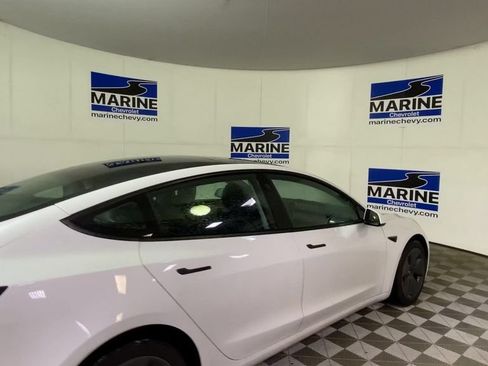 Used 2022 Tesla Model 3 RWD image 2