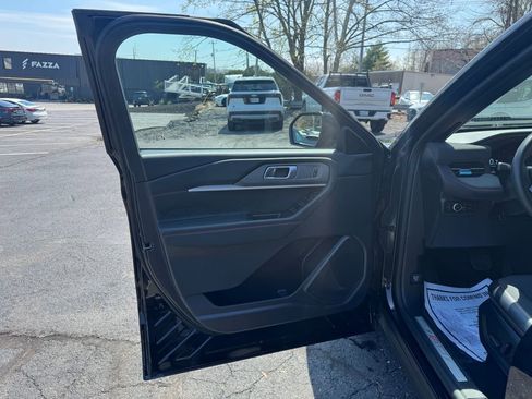 Used 2025 Ford Explorer ST-Line AWD/4WD image 19