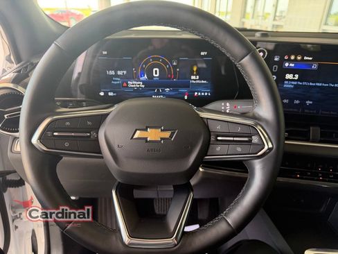 Used 2025 Chevrolet Equinox LT FWD image 13