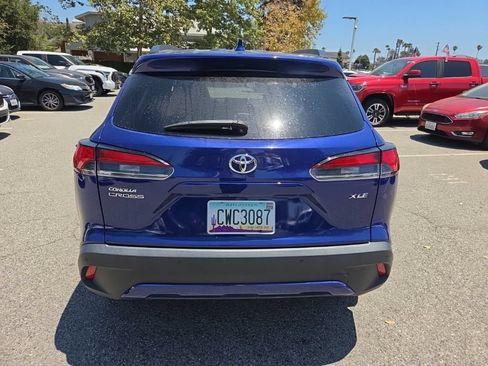 Used 2024 Toyota Corolla Cross XLE FWD image 4