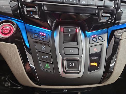 Used 2023 Honda Odyssey Elite image 13