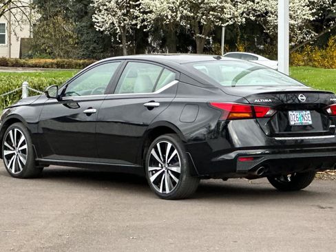 Used 2022 Nissan Altima 2.5 Platinum AWD/4WD image 6