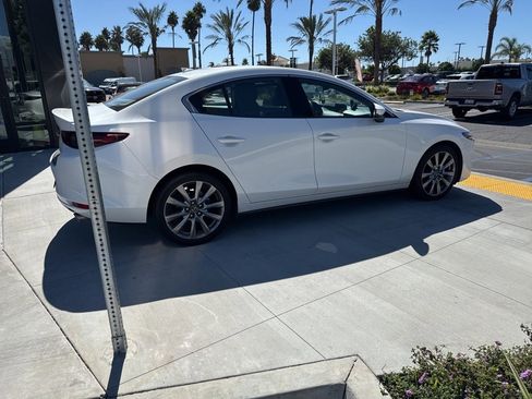 Used 2021 MAZDA MAZDA3 s image 23